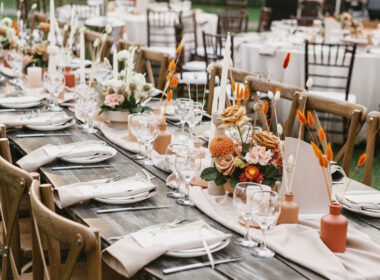 Sale weselne Poznań – letnie wesele w stylu boho. Jak stworzyć klimat garden party?