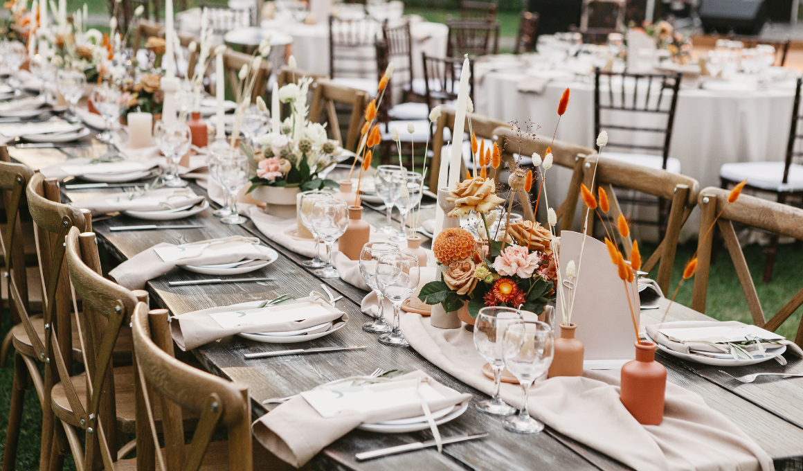 Sale weselne Poznań – letnie wesele w stylu boho. Jak stworzyć klimat garden party?